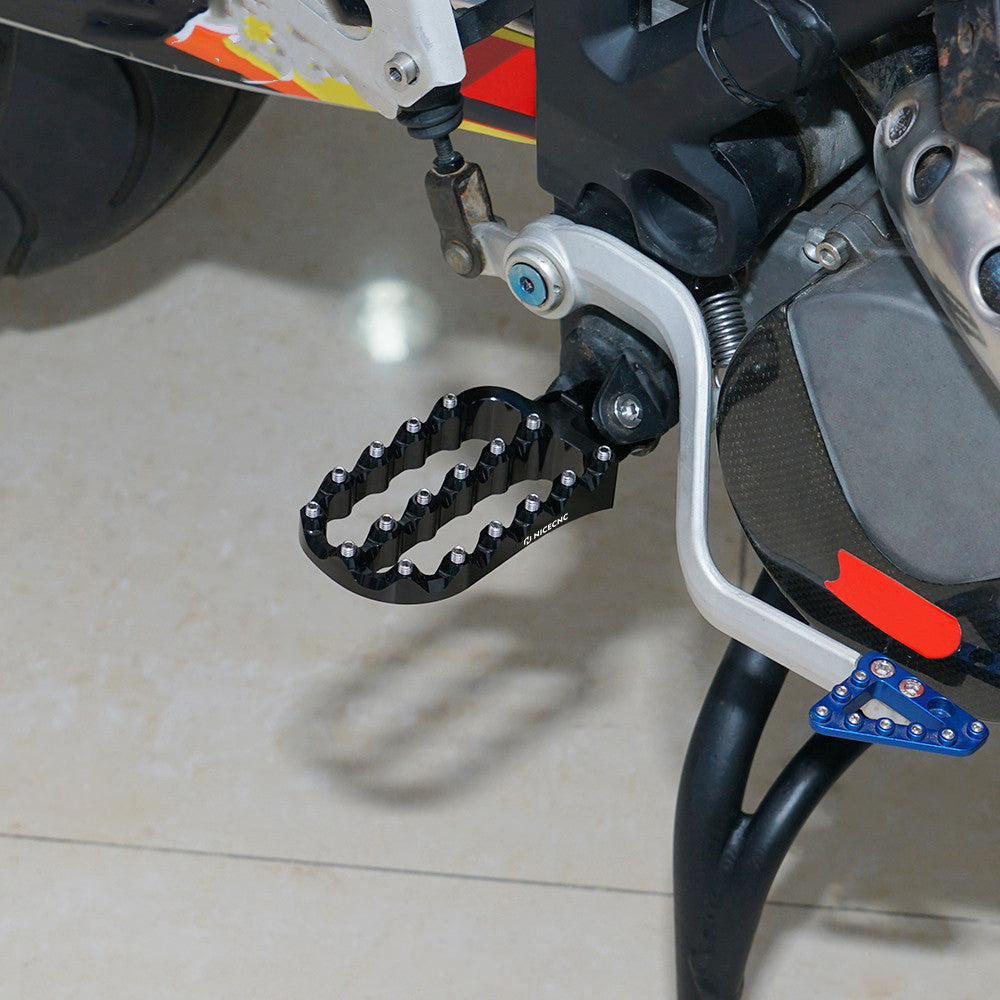 Forged Wide Foot Pegs Footrest Pedals For Gas Gas 700 ES SM 2022-2025
