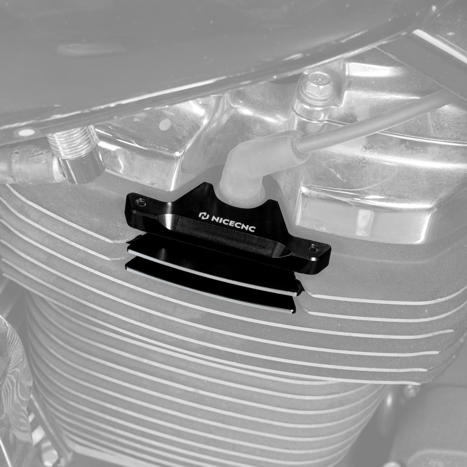 M8 Engine Finned Spark Plug Head Bolt Covers For Harley Road King Electra Street Glide