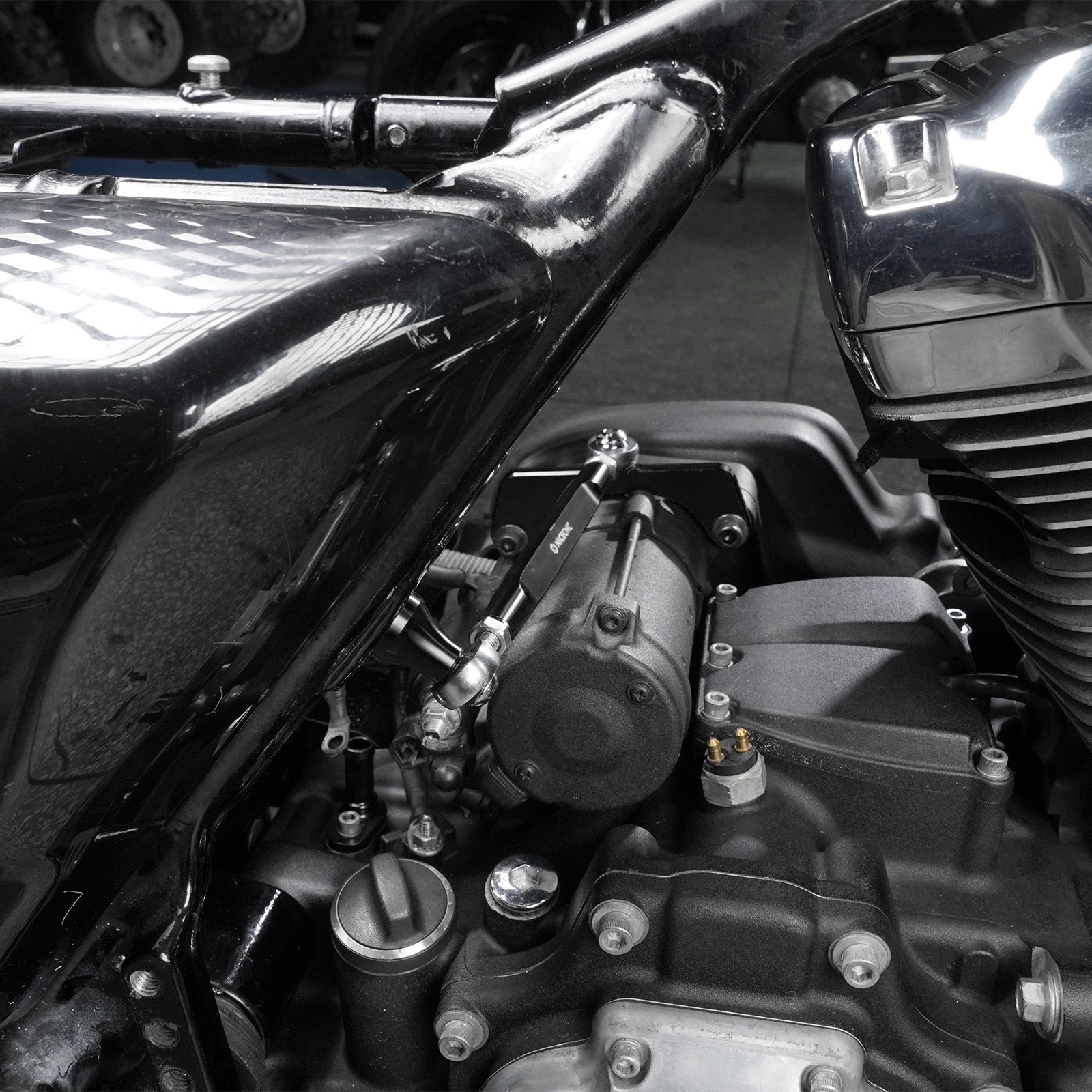 M8 Touring Frame Stabilizer For Harley Road King Street Glide Road Glide 2017+