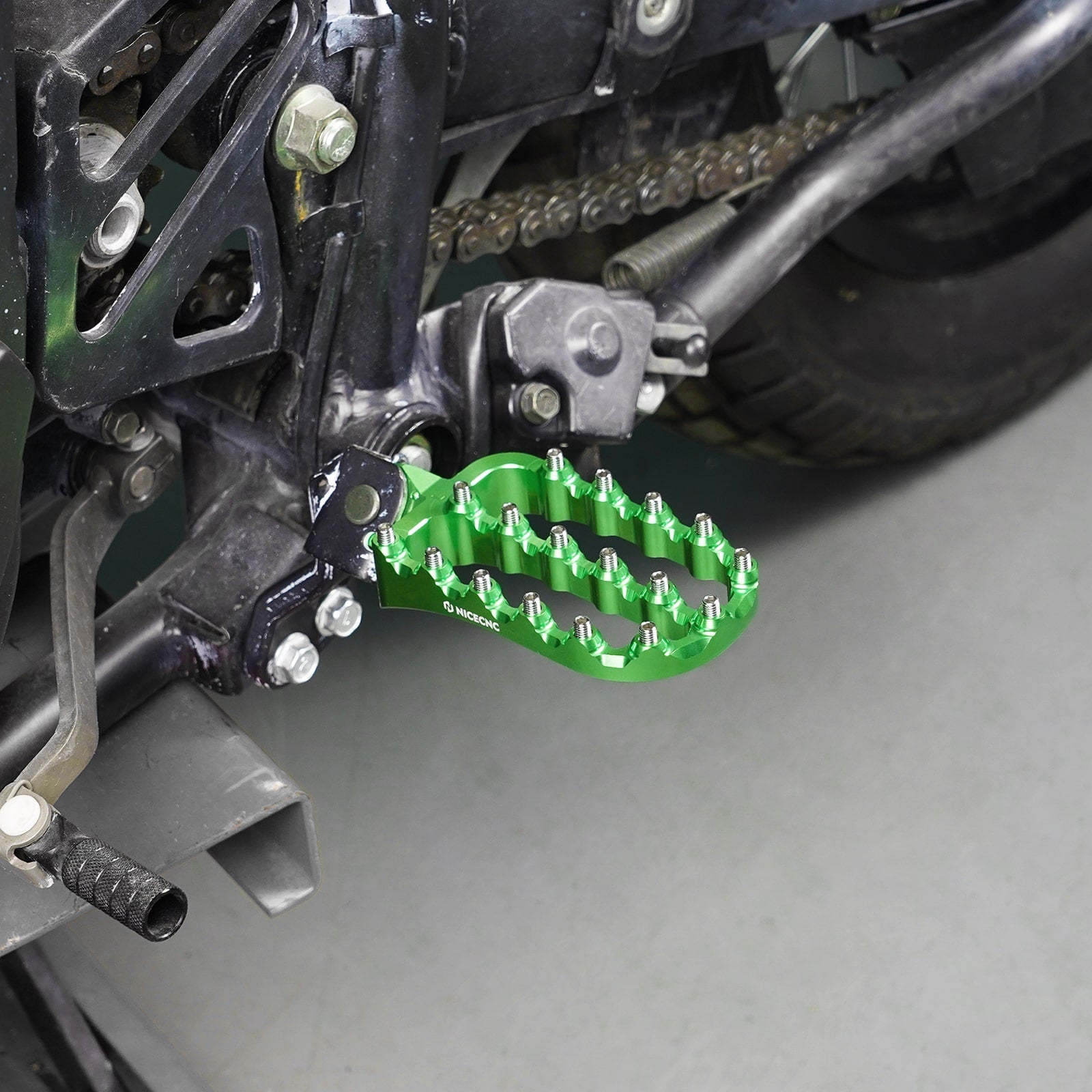 Enlargerd Wide Fat Footpegs Foot Pedals Rests For Kawasaki KLR650 1987-2024