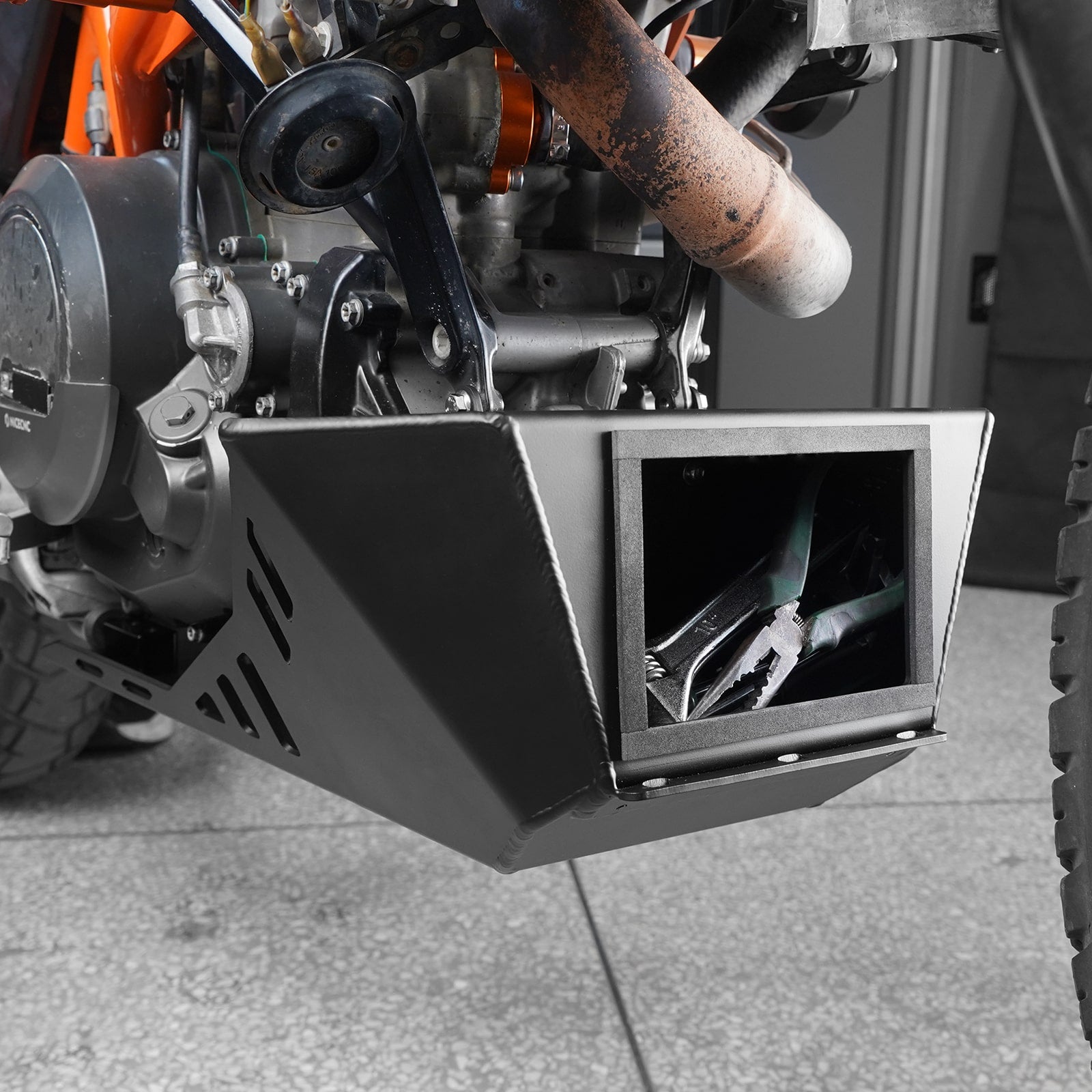 Skid Plate Engine Guard w/Built-in Toolbox For KTM 690 Enduro SMC R 2008-2025