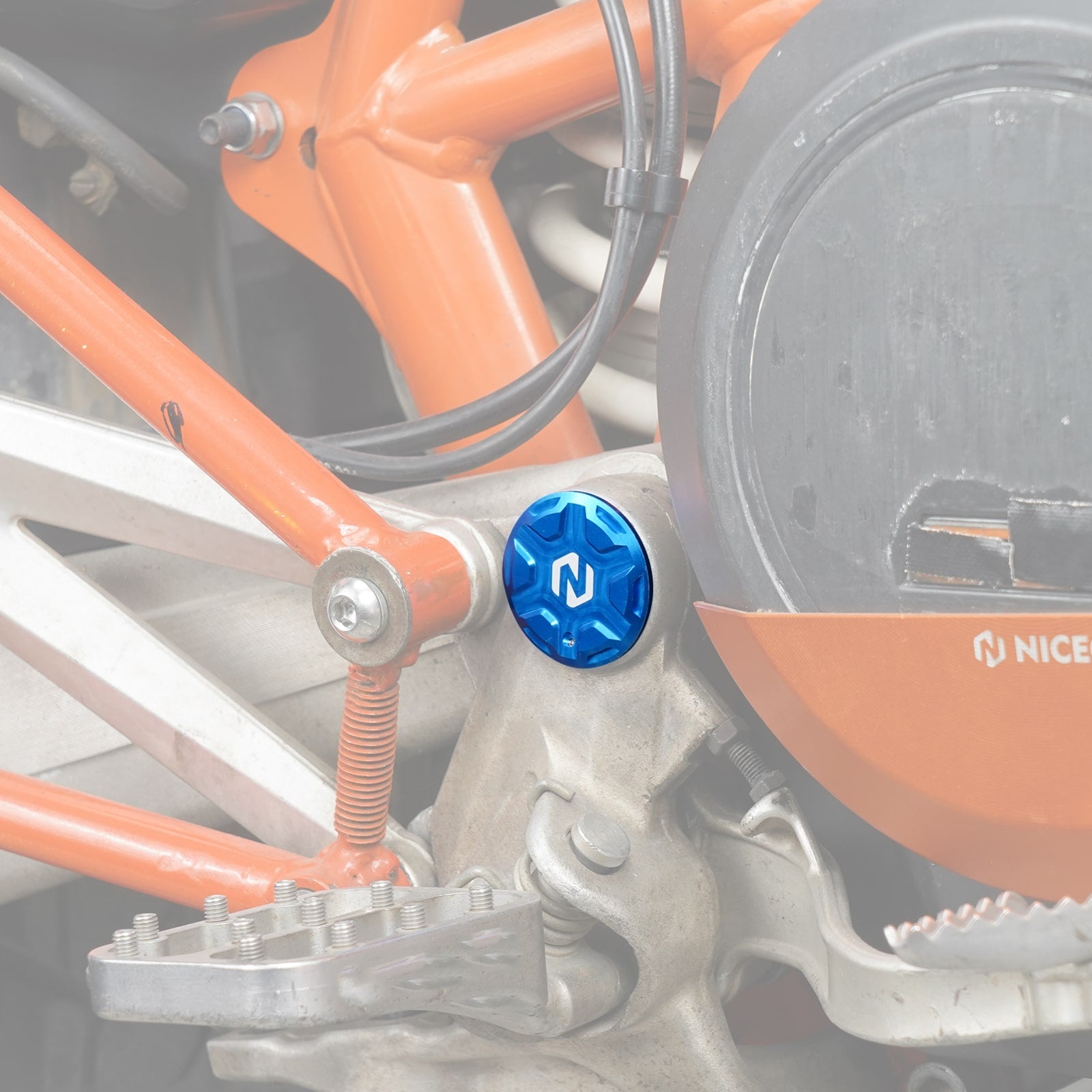 Swingarm Pivot Hole Plugs Covers For Husqvarna 701 Enduro Supermoto SM 2016–2025