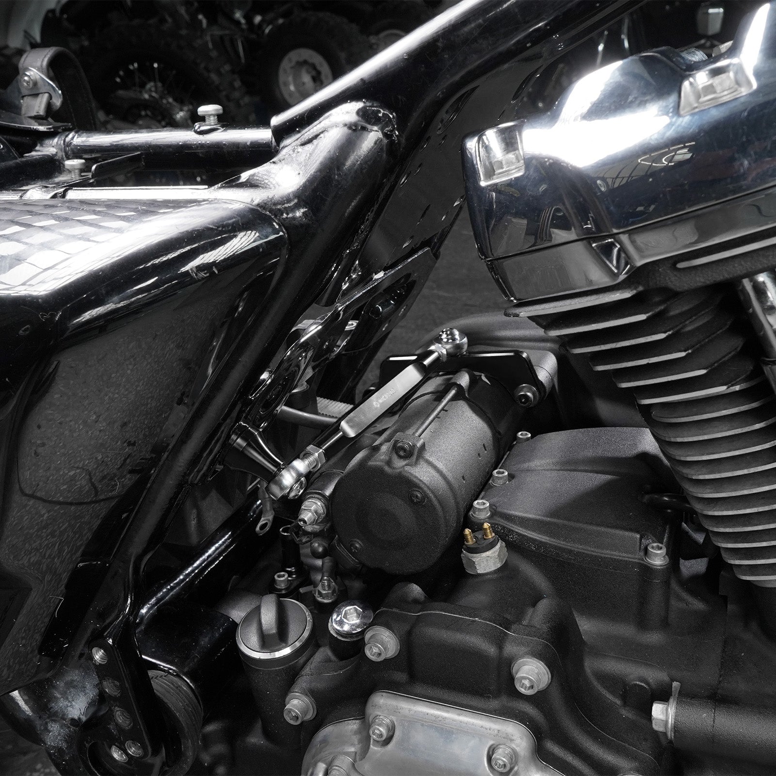 M8 Touring Frame Stabilizer For Harley Road King Street Glide Road Glide 2017+