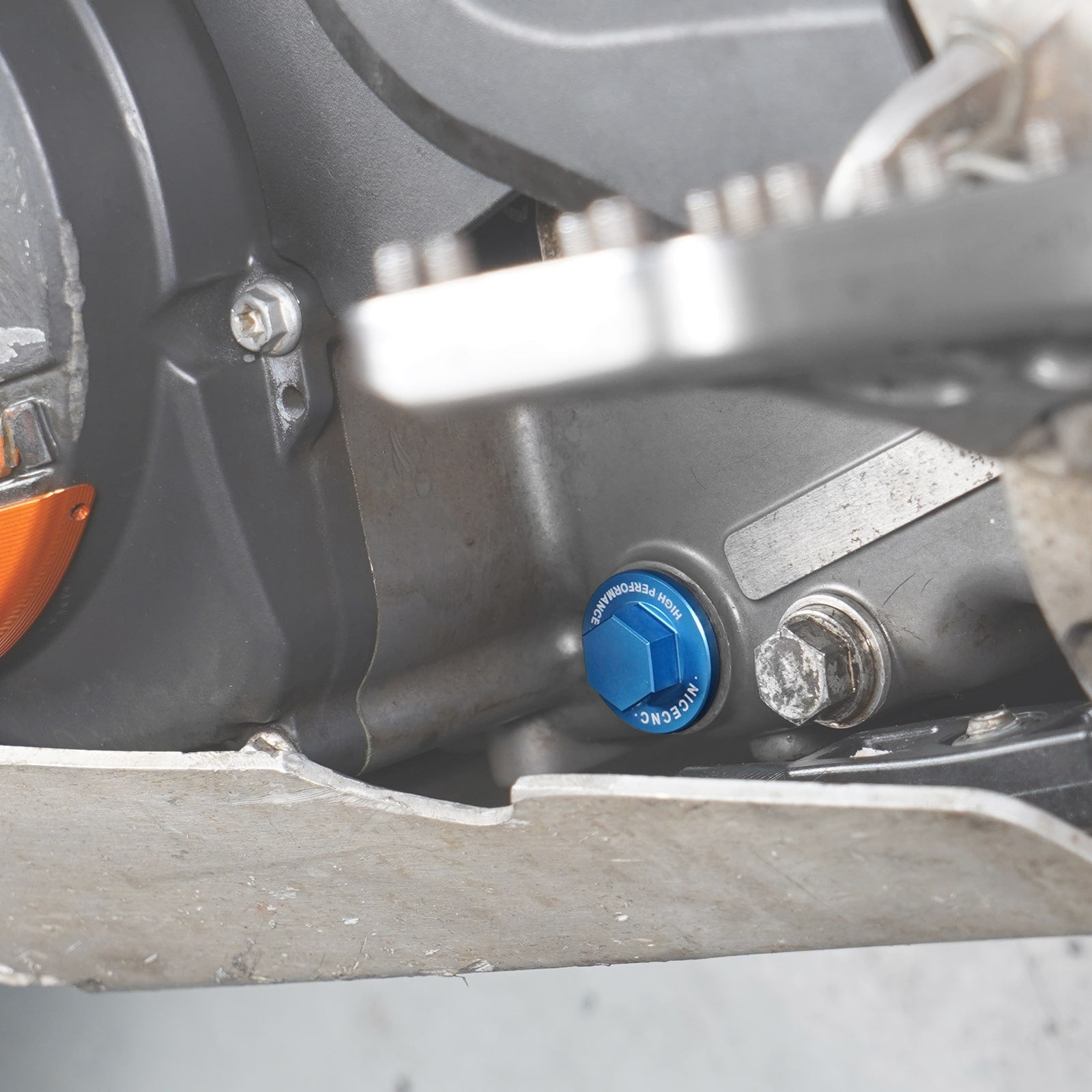 Magnetic Oil Drain Plug Bolt For Husqvarna 701 Enduro Supermoto SM Vitpilen