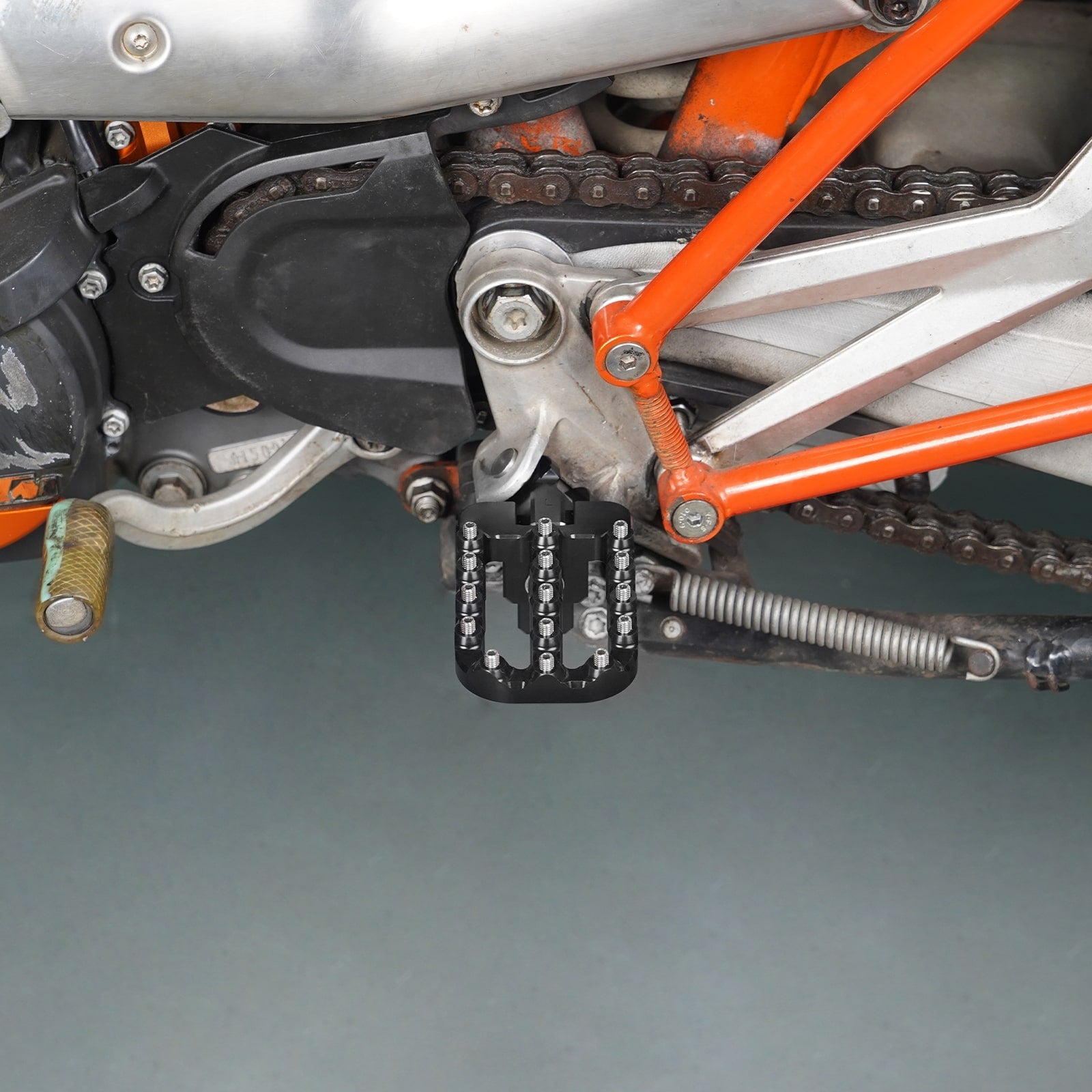 Adjustable 20mm Lower Larger Footpegs For KTM 690 Enduro SMC R 790 890 1290 ADV R