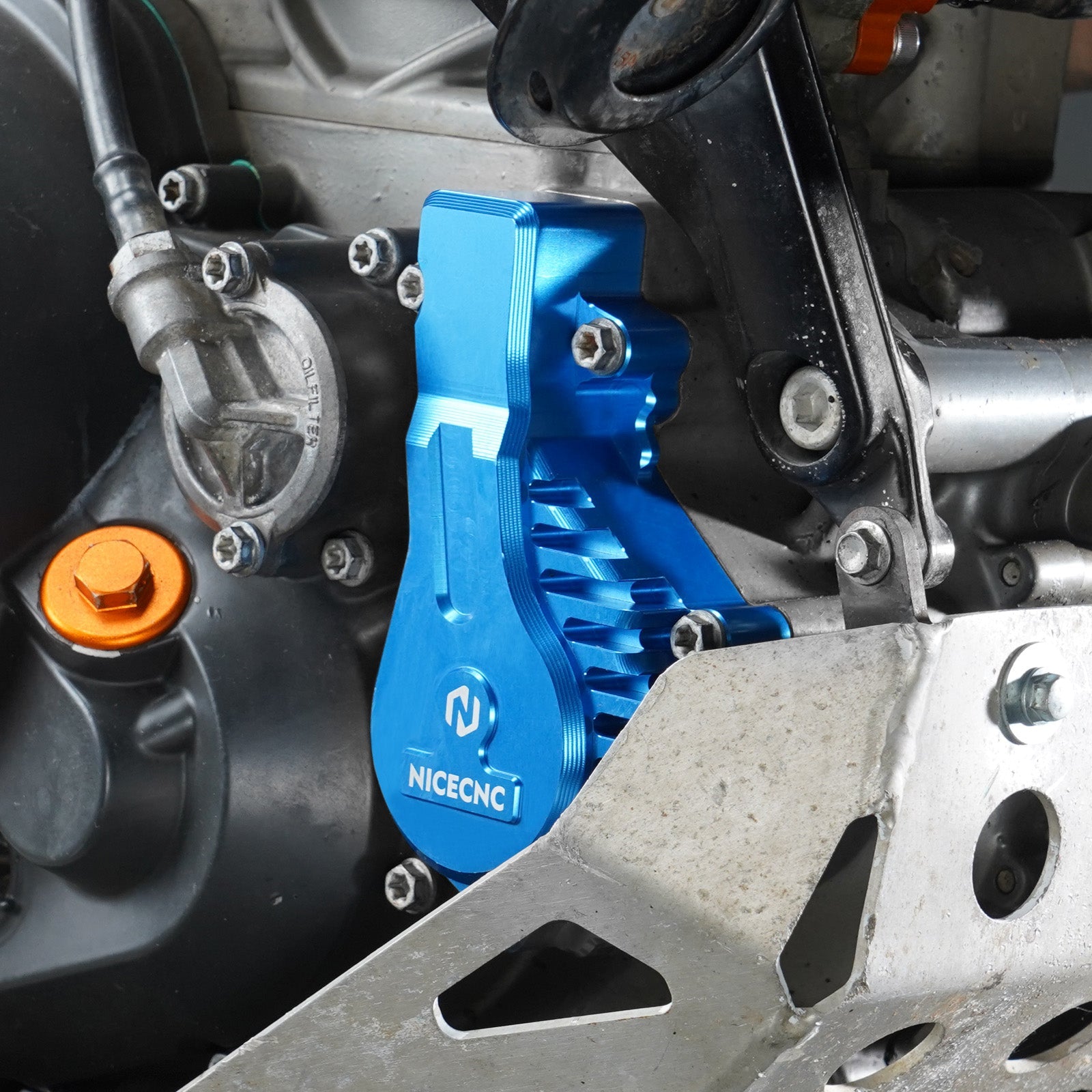 Finned Water Pump Cover Guard For Husqvarna 701 Enduro SM 2016–2025