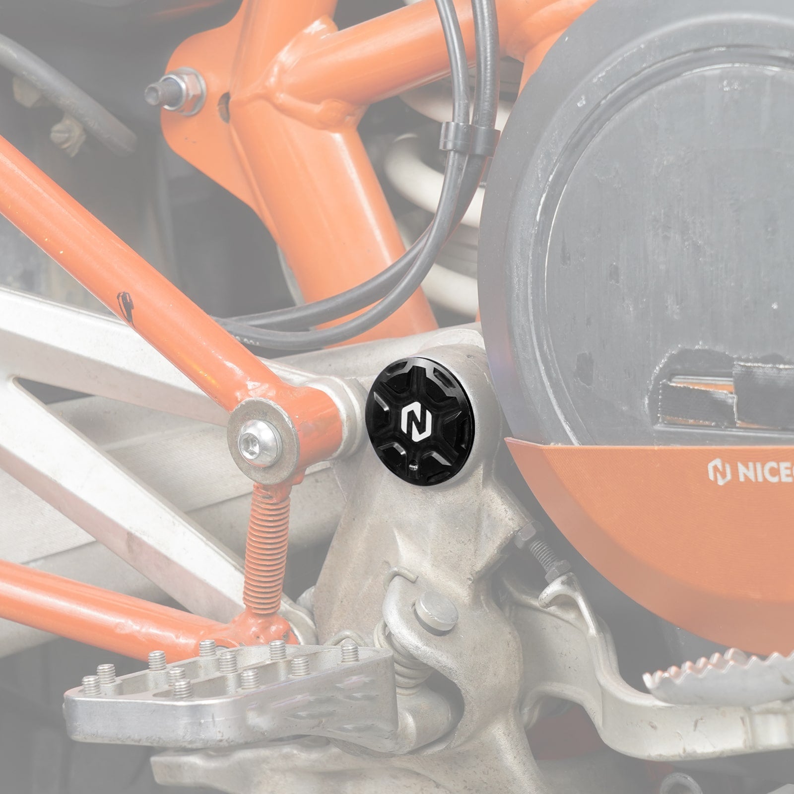Swingarm Pivot Hole Plugs Covers For Husqvarna 701 Enduro Supermoto SM 2016–2025