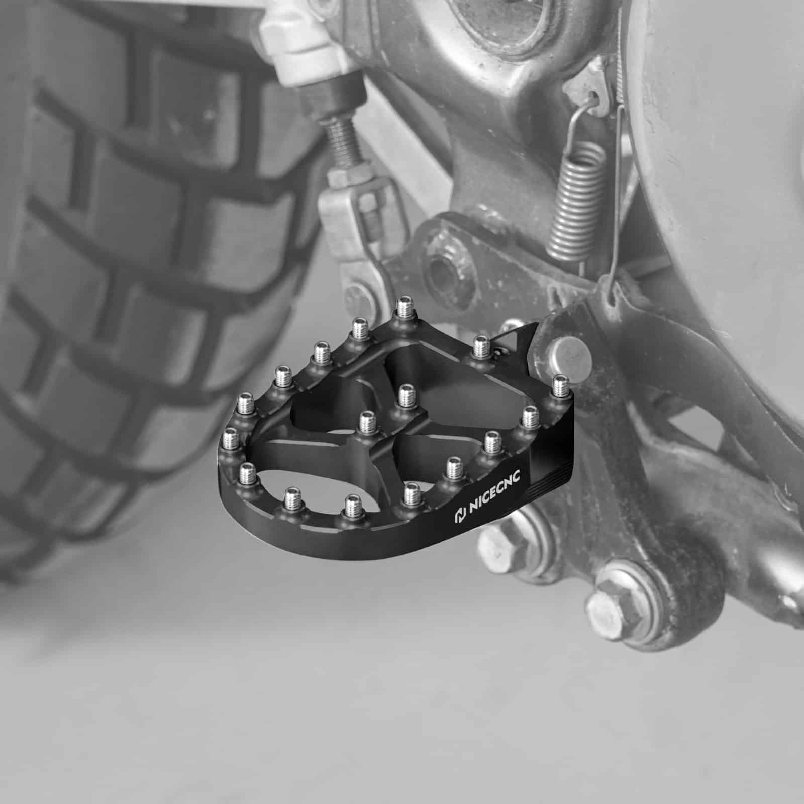 Enlarged Footpegs + Lowered Foot Peg Brackets For Suzuki DR650 S / SE 1996-2025