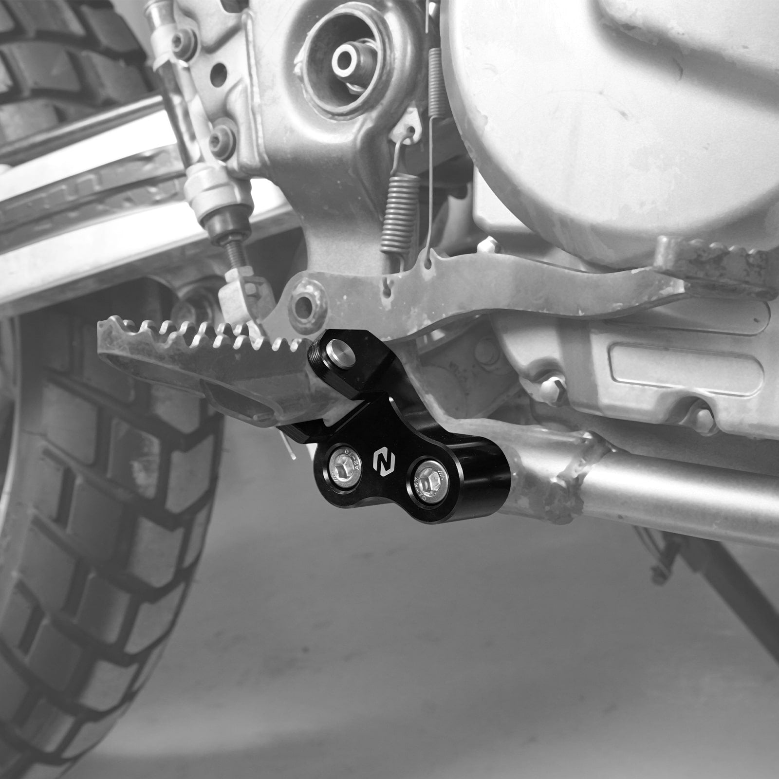 Pair Lowered Footpeg Brackets For Suzuki DR650 S / SE 1996-2025