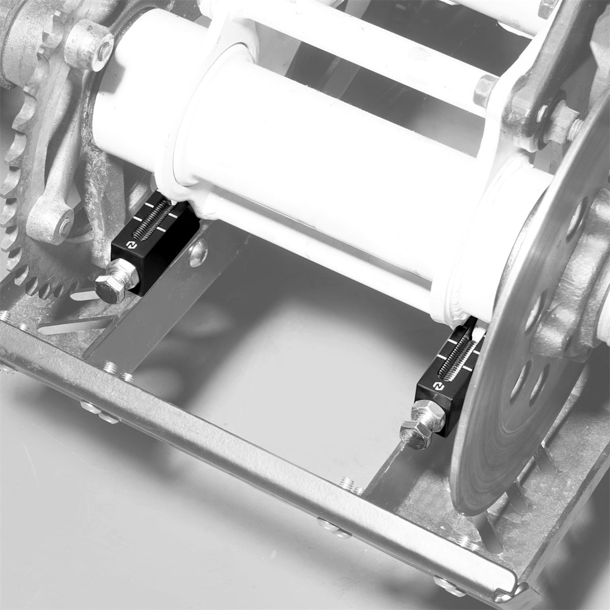 ATV Axle Blocks Chain Adjusters Puller Carrier For Yamaha Blaster 200